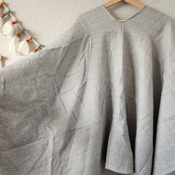 Barbour Tartan Open Front Poncho Cape Knit Woven Gray Winter Warm Minimalist OS - Picture 10 of 12